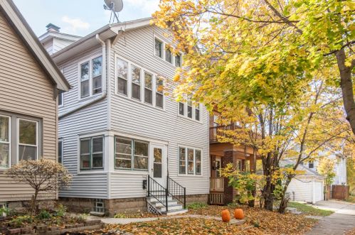 325 Montana St, Milwaukee WI 53219-3077 exterior