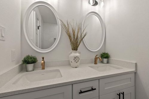 7609 Crystalbrook Dr, Austin TX 78724 exterior