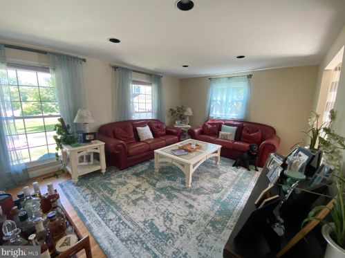 6441 Linway Ter, Mc Lean VA  22101-4111 exterior