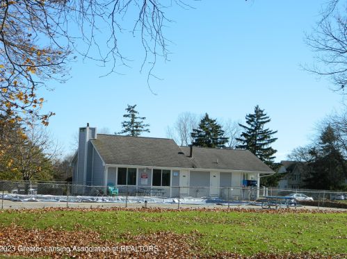 5912 Okemos Rd, Haslett MI 48840-9519 exterior