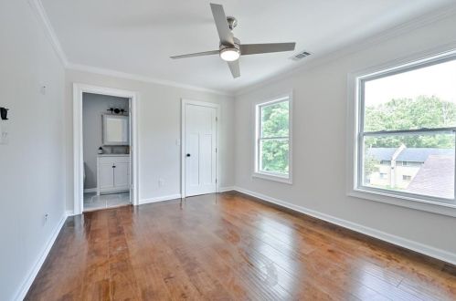 1477 Mercer Ave, Atlanta GA  30337-1515 exterior