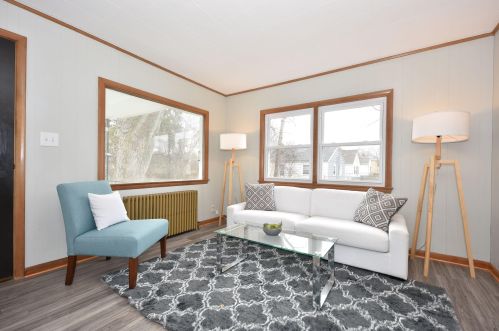 6151 36th St, Milwaukee, WI 53221-4619