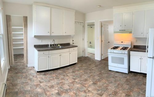 77 Ellis St, New Britain CT  06051-3424 exterior