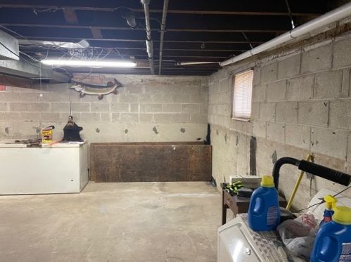 11929 Leamington Ave, Chicago IL 60651-2923 exterior