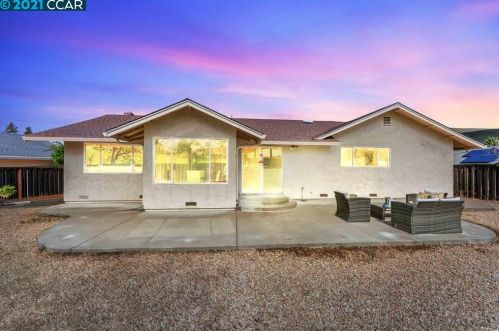 1902 Meredith Ct, Concord, CA 94521-1636