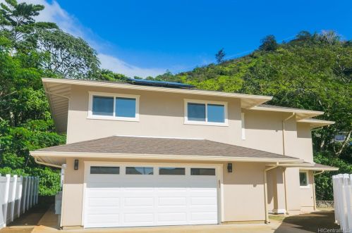3605 Nipo St, Honolulu, HI 96822
