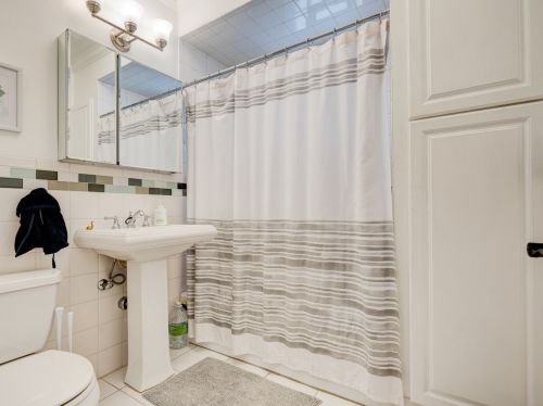 4545 Austin Ave, Chicago IL  60630-3115 exterior