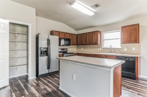 5216 English Glade Dr, Austin TX  78724-6239 exterior