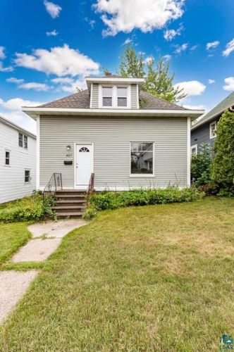 827 11 Ave, Duluth MN 55805-1616 exterior