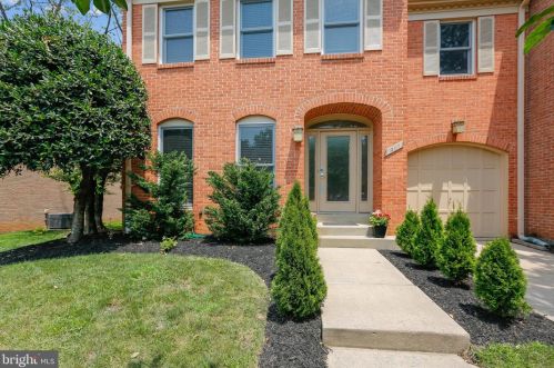 12117 Gatewater Dr, Rockville, MD 20854-2874