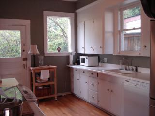 2637 2nd Ave, Seattle WA  98121-1211 exterior