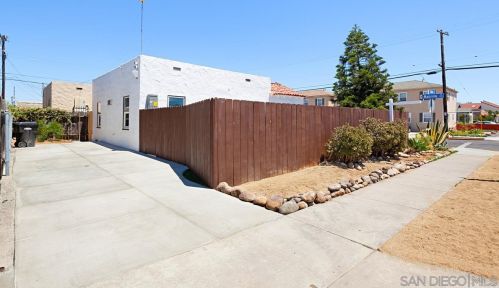 3204 Madison Ave, San Diego CA  92116-4448 exterior