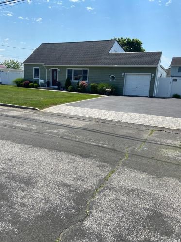 713 5th St, Babylon NY  11704-4503 exterior