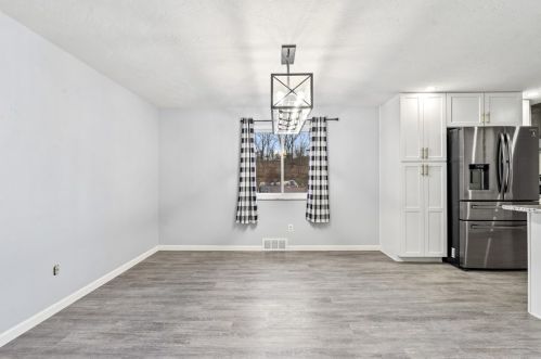 658 Presque Isle Dr, Pittsburgh PA  15239-2652 exterior