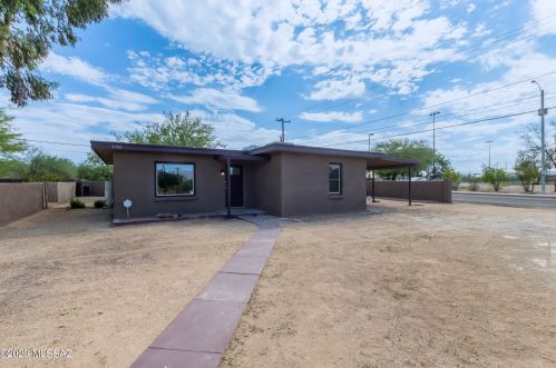 3702 Seneca St, Tucson AZ 85716-3205 exterior