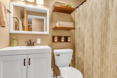 165 Conneaut Dr, Pittsburgh PA 15239-2630 exterior