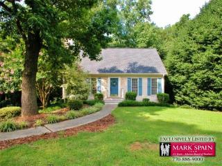 2802 Mountbery Dr, Lithonia, GA 30039-8023