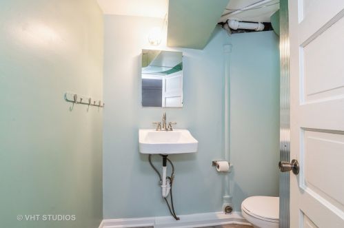 1517 Hickory St, Waukegan IL 60085-1942 exterior