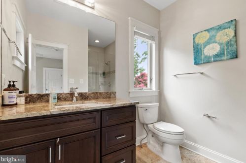 4815 15 St, Arlington VA 22205-2620 exterior