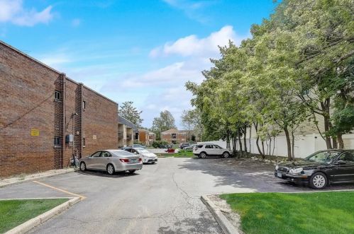 105 Arlington Ave, Elmhurst IL  60126-3570 exterior