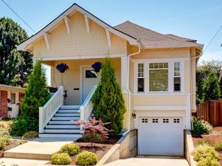 2642 Tibbetts St, Portland OR  97202-2045 exterior