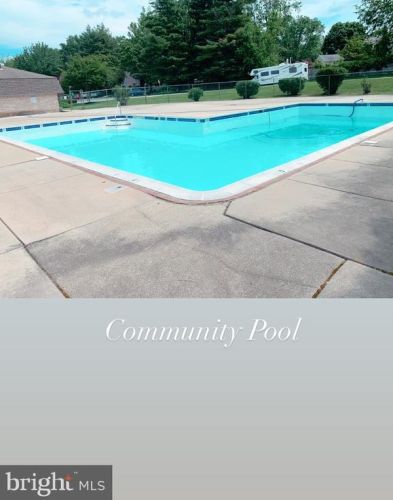 1049 Putnam Blvd, Media PA 19086-6763 exterior