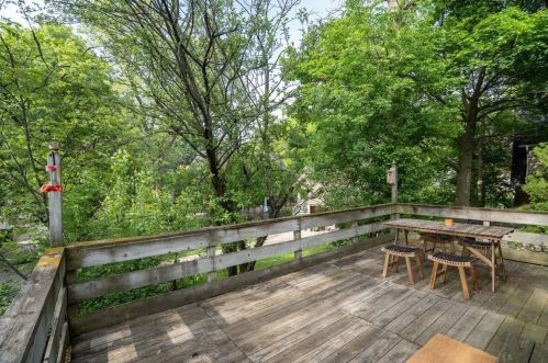 2414 Jarvis St, Milwaukee WI  53211-2128 exterior