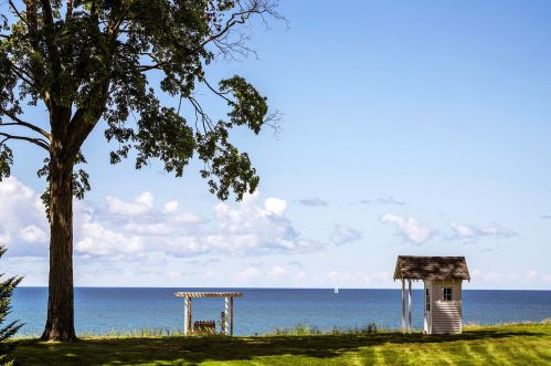 3147 Scenic Dr, Meskegon MI  49445-9609 exterior