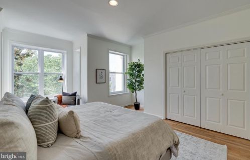 145 U St, Washington DC 20001-2338 exterior