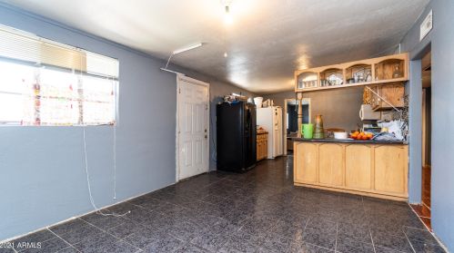 2040 40 Dr, Phoenix AZ 85051-3609 exterior