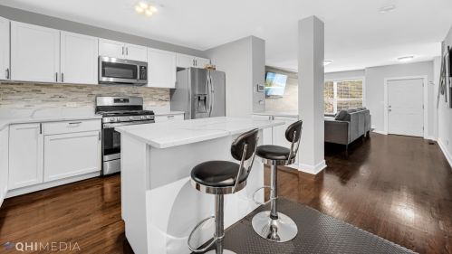 4658 Ellis Ave, Chicago IL  60653-3625 exterior