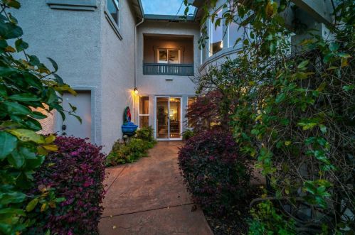 1380 Souza Dr, Folsom CA  95762-7561 exterior