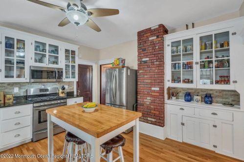 518 7 Ave, Belmar NJ 07719-2212 exterior