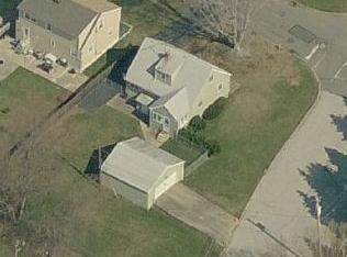 528 Burgess St, Philadelphia PA  19116-2802 exterior