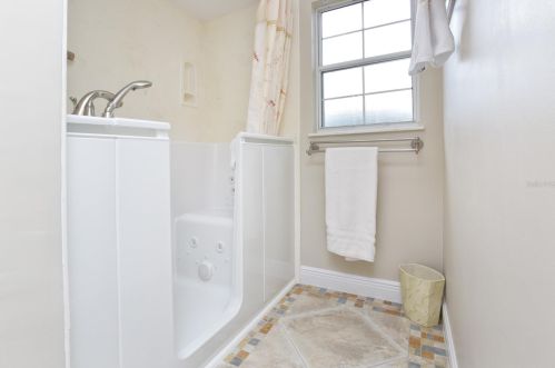 2100 Alameda St, Orlando FL 32804-6903 exterior