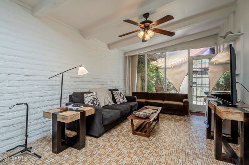 3046 32nd St, Phoenix, AZ 85018-6864