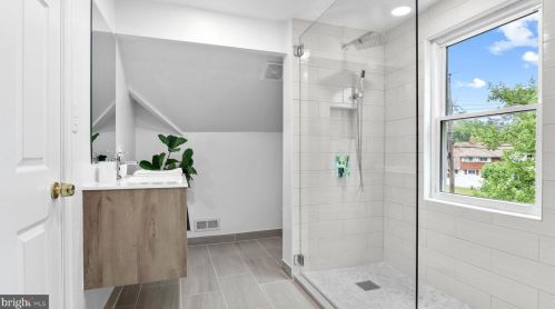 1707 Grandin Ave, Rockville MD 20851-1159 exterior