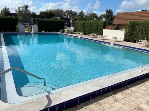 1458 Lawnwood Cir, Fort Pierce FL 34950-6915 exterior