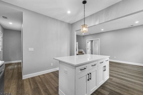 156 Barnert Ave, Paterson NJ  07512-1640 exterior