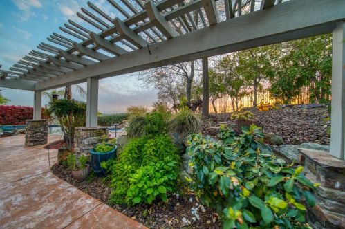 1380 Souza Dr, Folsom CA  95762-7561 exterior