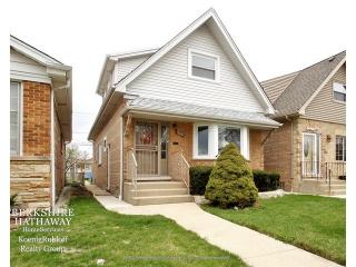 7020 Foster Ave, Chicago IL  60656-1925 exterior