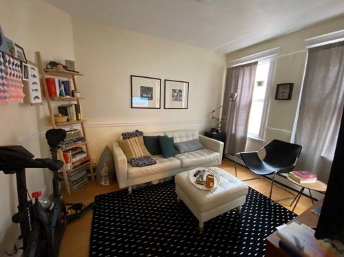 35 Myrtle St, Boston MA 02108 exterior