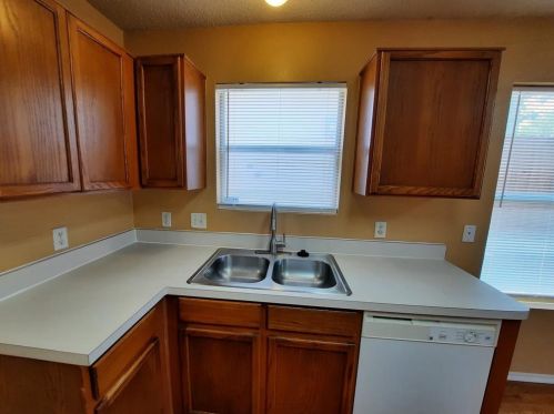 7525 Amber Dr, Dallas TX  75241-4500 exterior