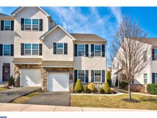 1655 Laura Ln, Pottstown, PA 19464-1470