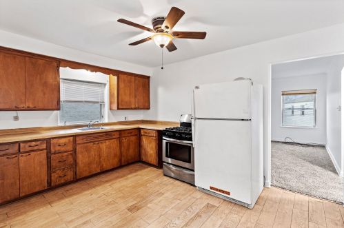 7619 Lisbon Ave, Milwaukee, WI 53222-3924