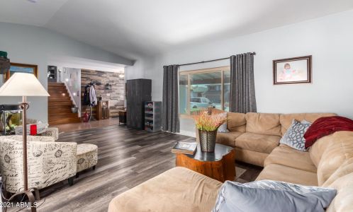 2464 Crocus Dr, Phoenix AZ 85053-5416 exterior