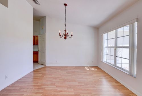 2098 Pruitt St, Fort Pierce FL 34953-5732 exterior