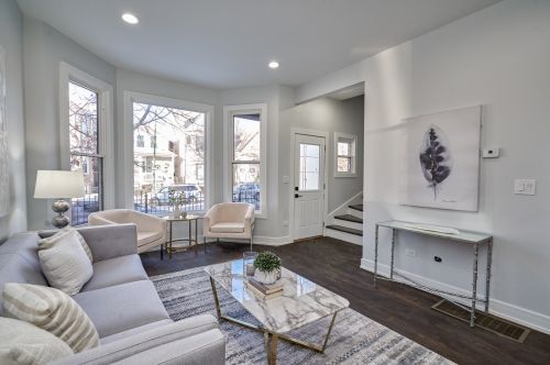 2817 Sacramento Ave, Chicago IL  60618-7706 exterior