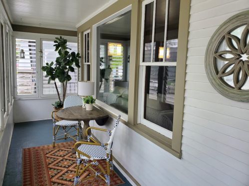 2723 Burrell St, Milwaukee, WI 53207-2011