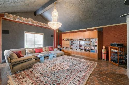 12422 Deer Trak, Austin TX 78727-5746 exterior